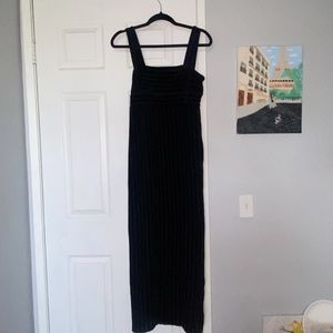 Free People Maxi Dress w/ slit on one side 🖤